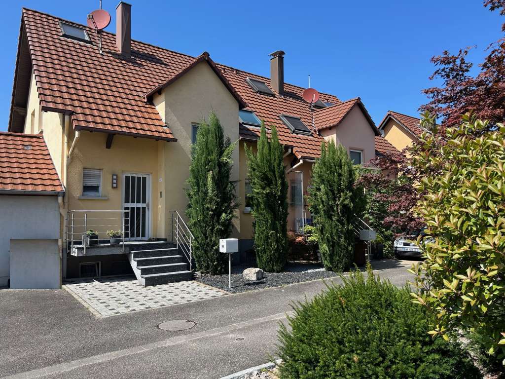 GEPFLEGT UND KOMFORTABEL  Ein gemütliches Zuhause mit freundlichem Wohnambiente